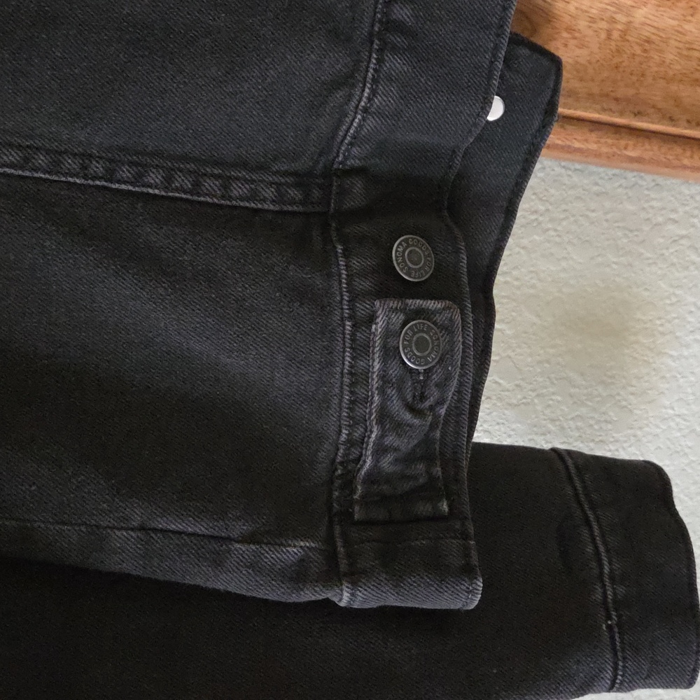 NEW Classic Black Denim Jacket - Picture 7 of 8
